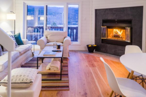 Condo 2BDR Mezzanine with Lake and Mountain View 469